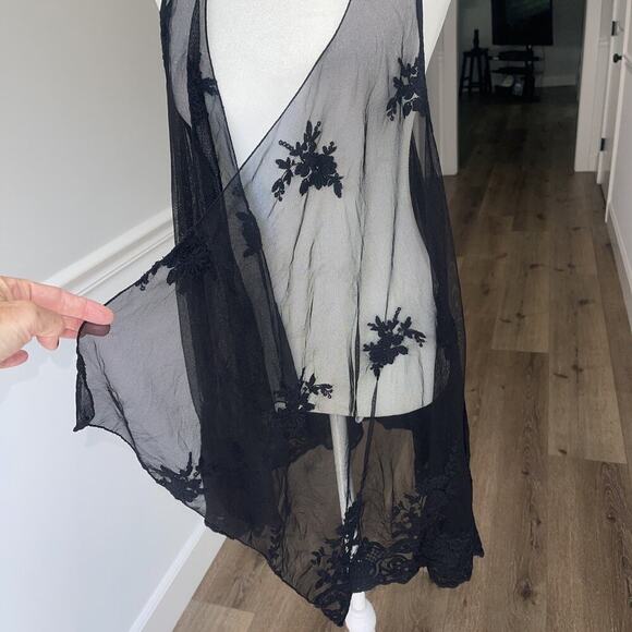 TORRID Embroidered Mesh Black Cardigan Drape Sleeveless Sheer Size 2 Goth Drama - Picture 3 of 12